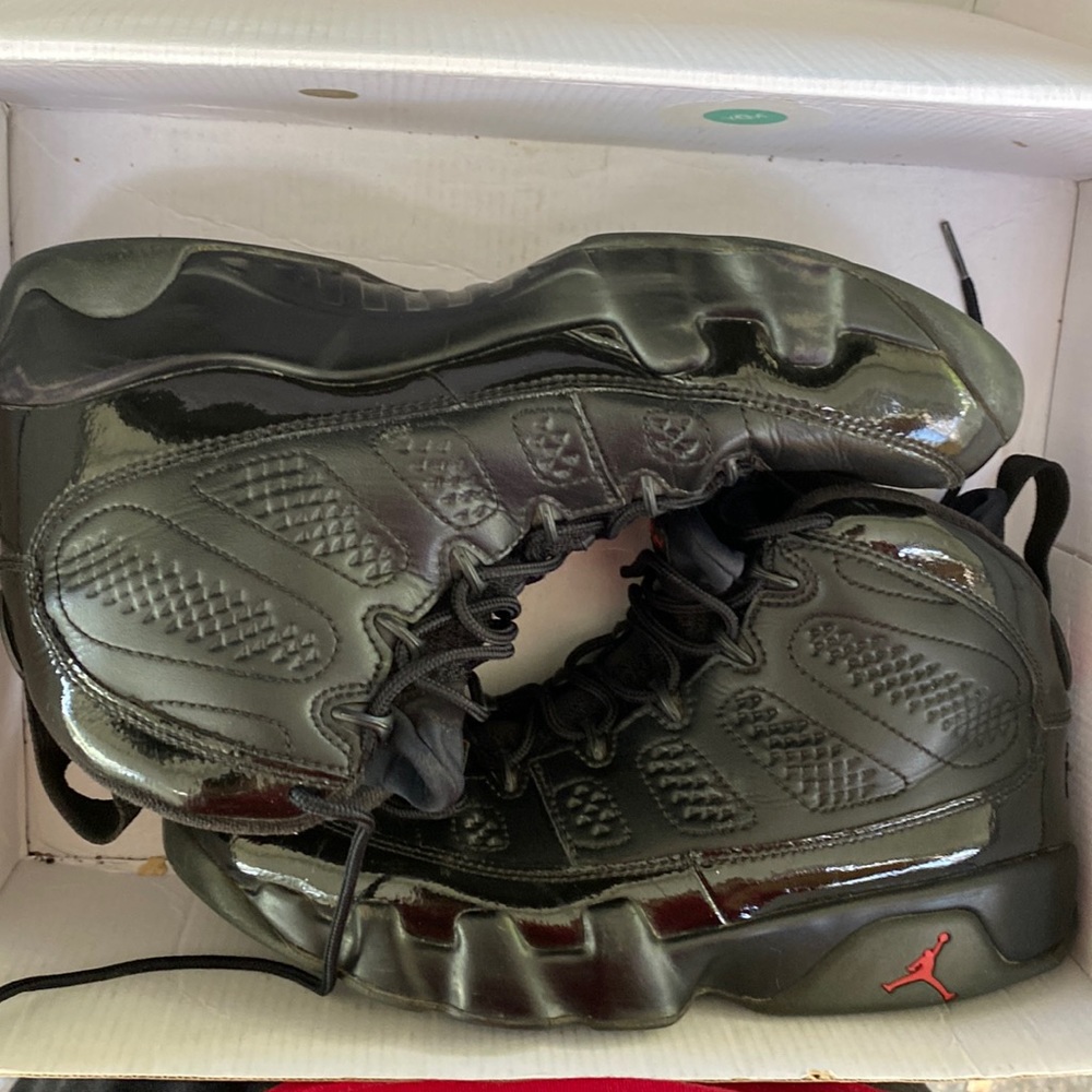 Jordan bred 9